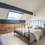 Ardennes Family Lodge, Family House 13 Guests With Garden & Sauna Hébergement de vacances Libin