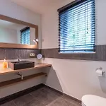 Ardennes Family Lodge, Family House 13 Guests With Garden & Sauna Hébergement de vacances Libin