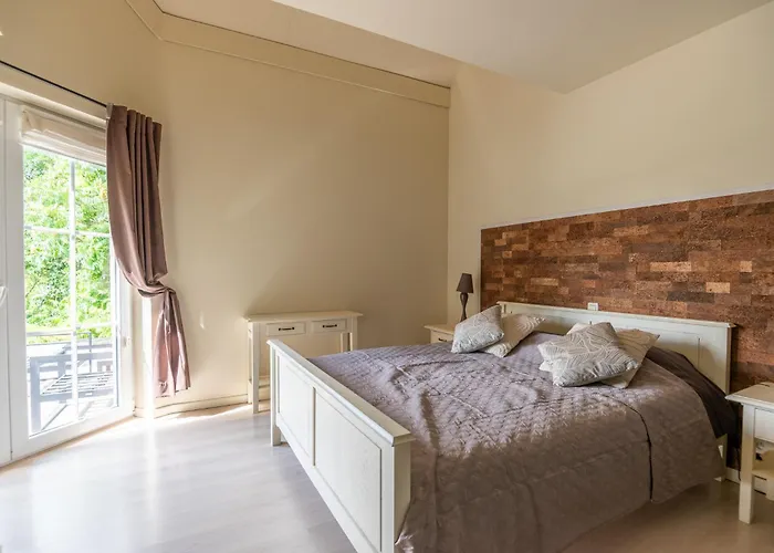 Holiday home Ardennes Family Lodge, Family House 13 Guests With Garden & Sauna