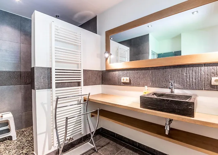 Ardennes Family Lodge, Family House 13 Guests With Garden & Sauna Holiday home *